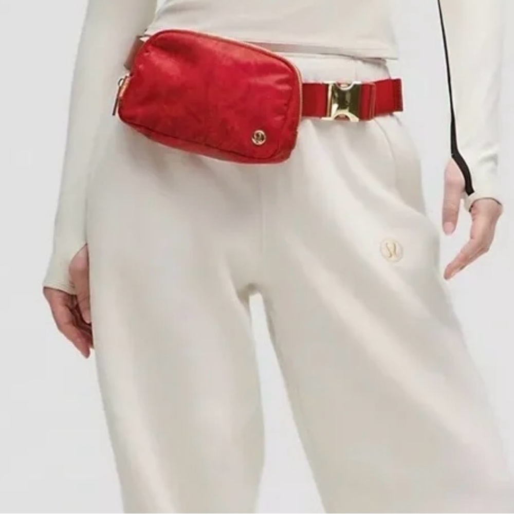 NEW LULULEMON EVERYWHERE BAG 1L LIMITED EDITION LUNAR YEAR OF THE SNAKE